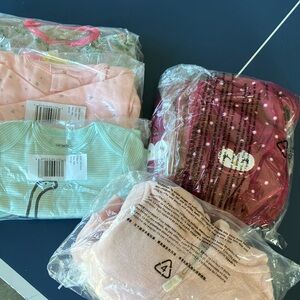 Carter’s 18M girl baby sleepy wear